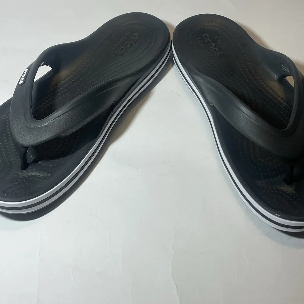 CROCS upper thong are
