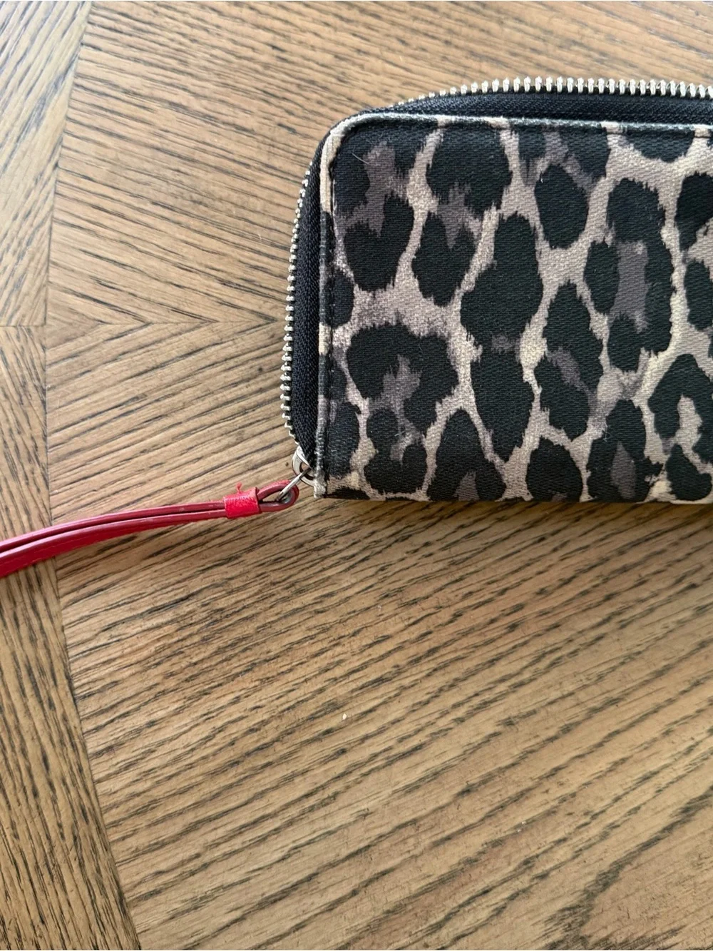 Coach wristlet leopard