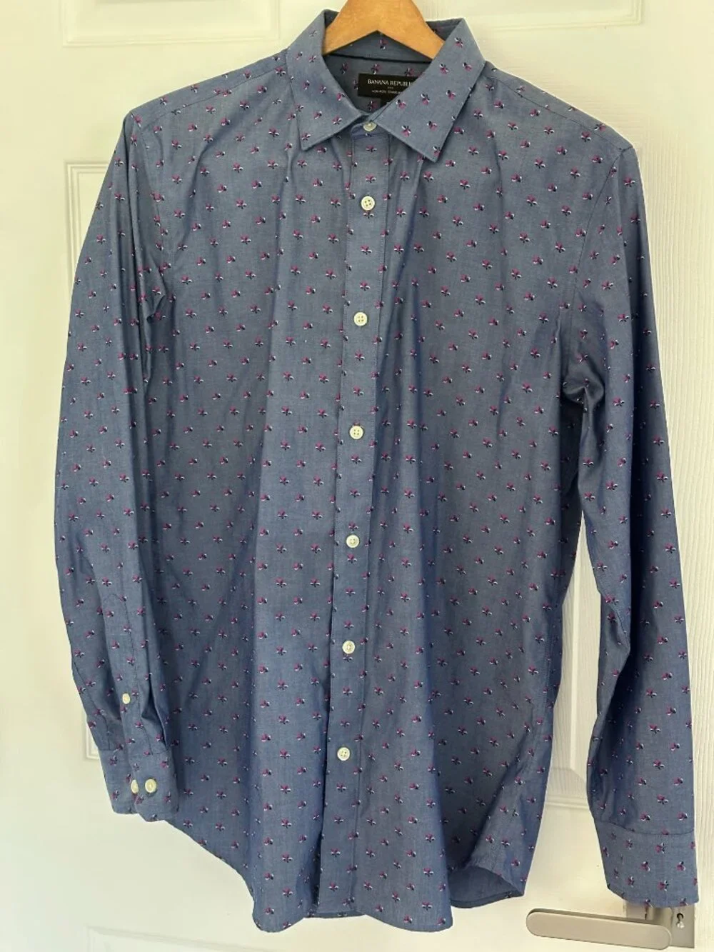 Banana Republic excellent see