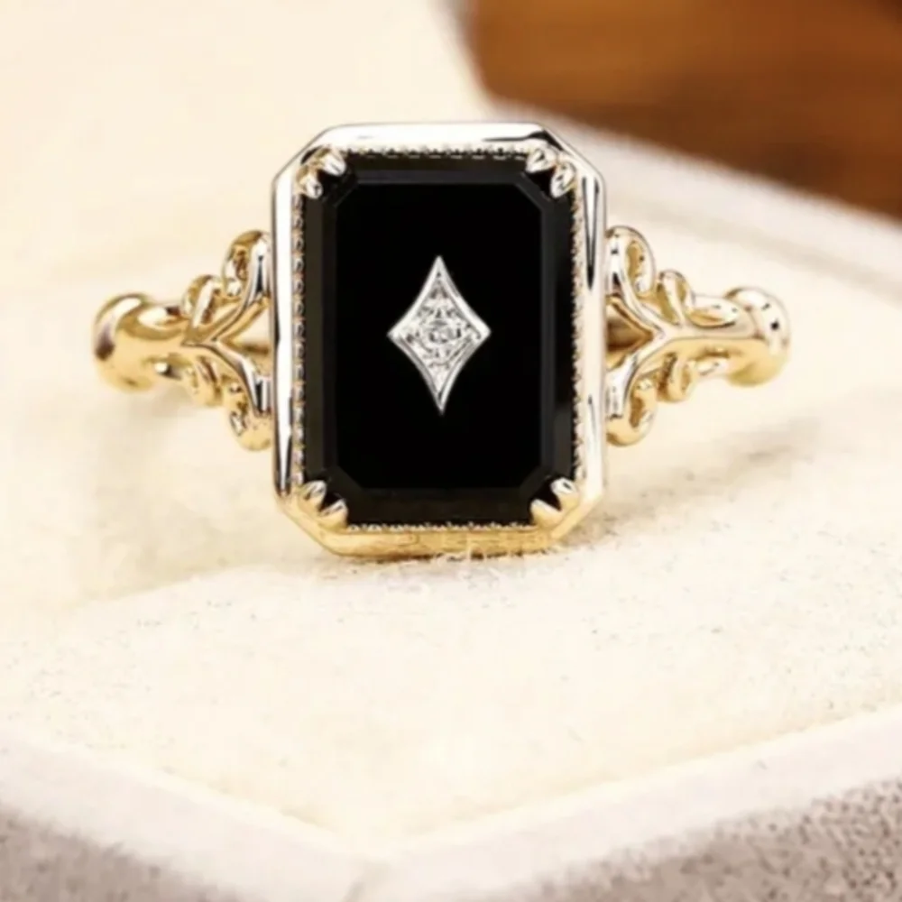 Elegant Black Onyx Ring Size 8 New With Tags