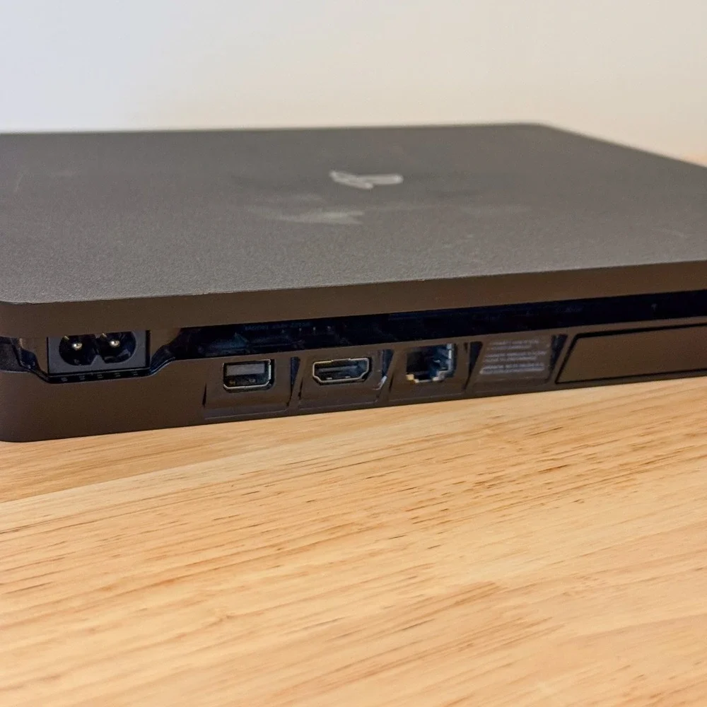 Sony playstation slim