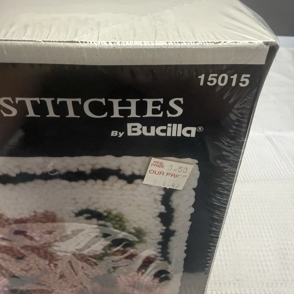 Vintage 1990 Sealed Bucilla 15015 Bunny Rabbit Latch Hook Pillow Tapestry Craft