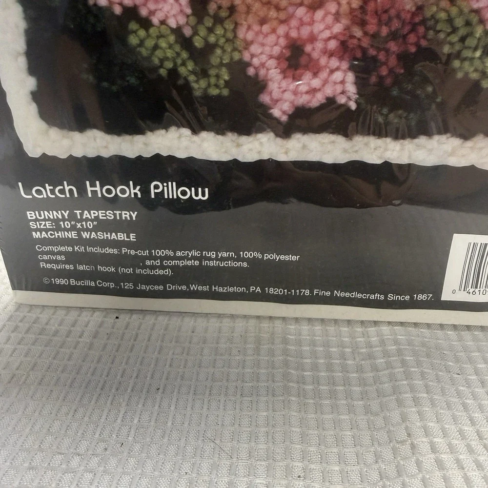 Vintage 1990 Sealed Bucilla 15015 Bunny Rabbit Latch Hook Pillow Tapestry Craft