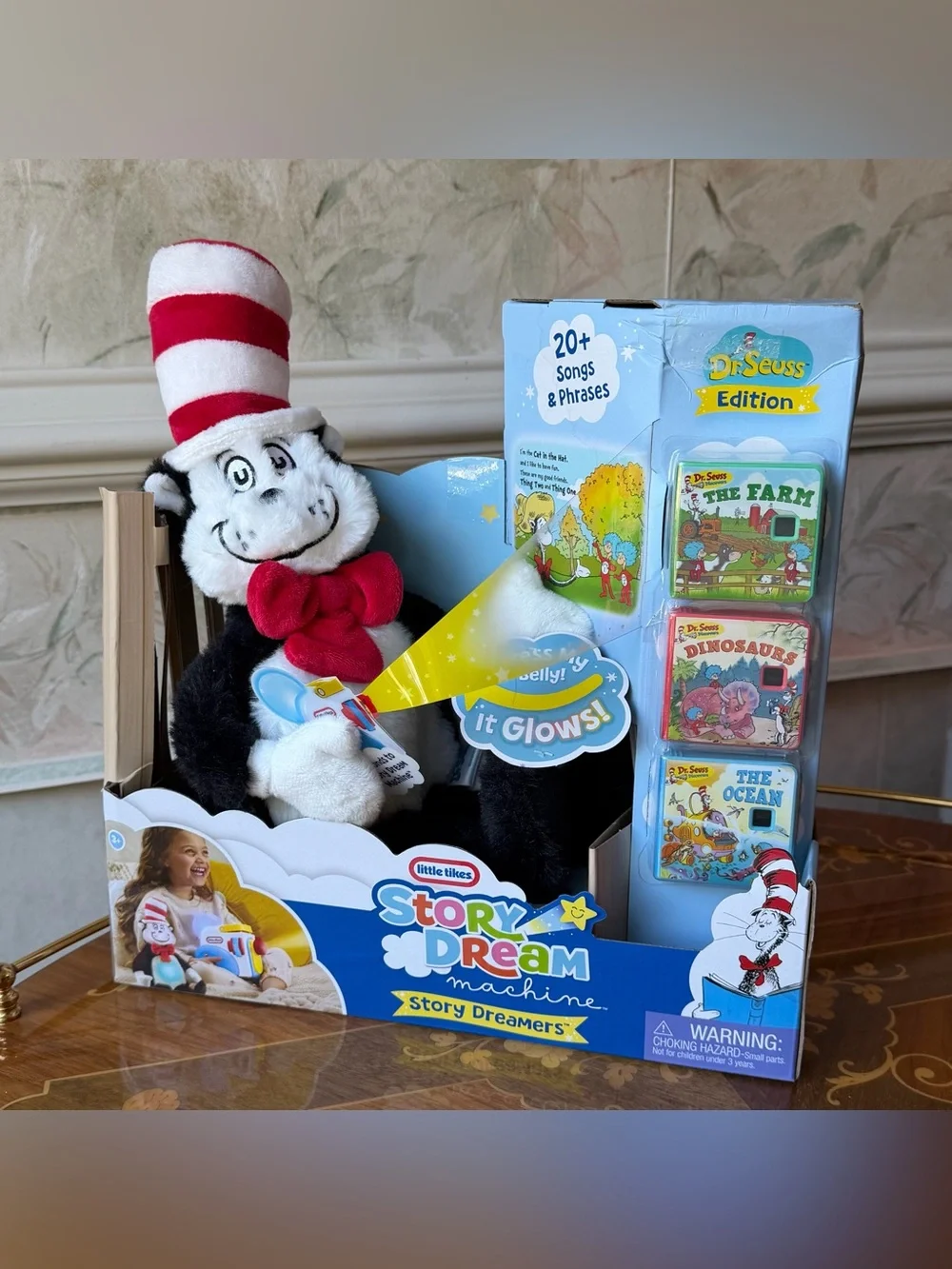 Little Tikes Dream Story Projector NWT Dr. Seuss Plush & 3 Book Cartridges