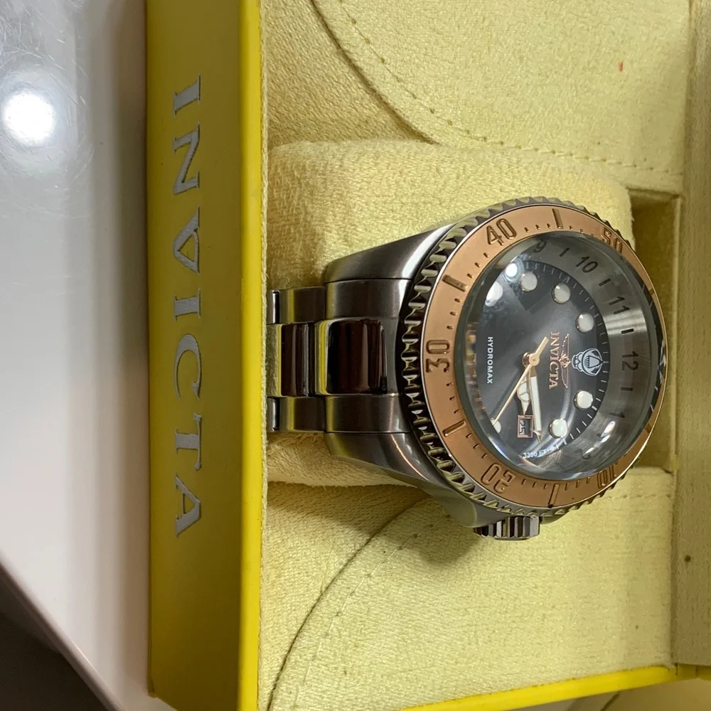 Invicta bold two