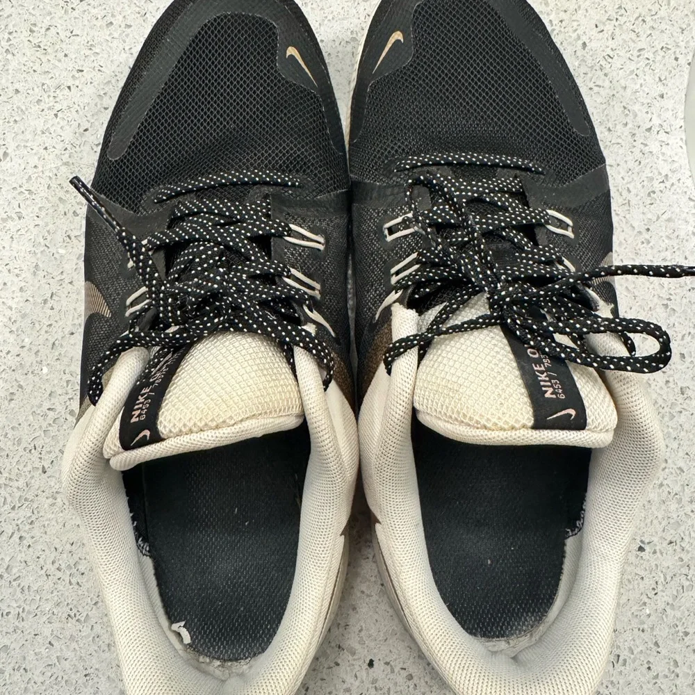 Nike quest 6453