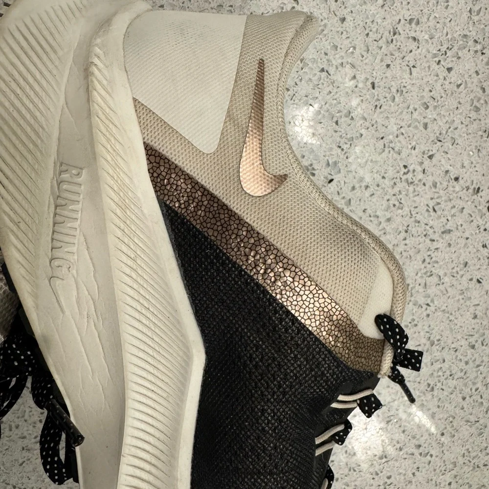 Nike quest 6453
