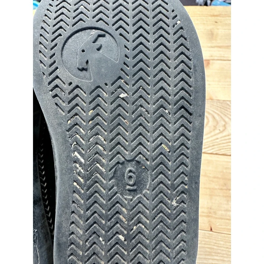 Billy Footwear excellent used