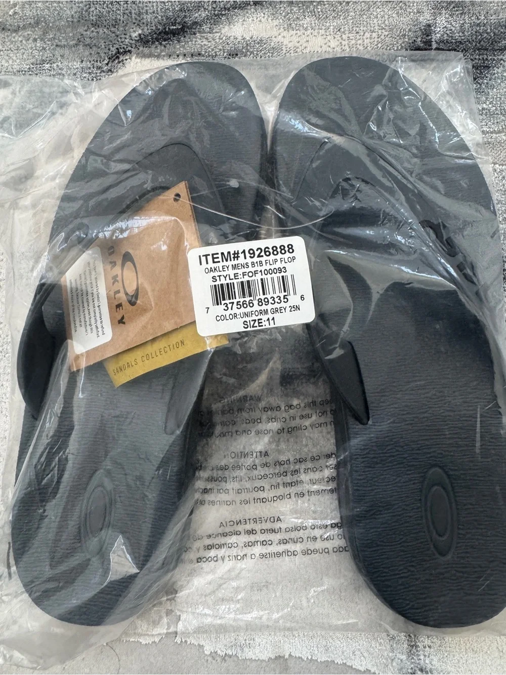 Oakley men flip
