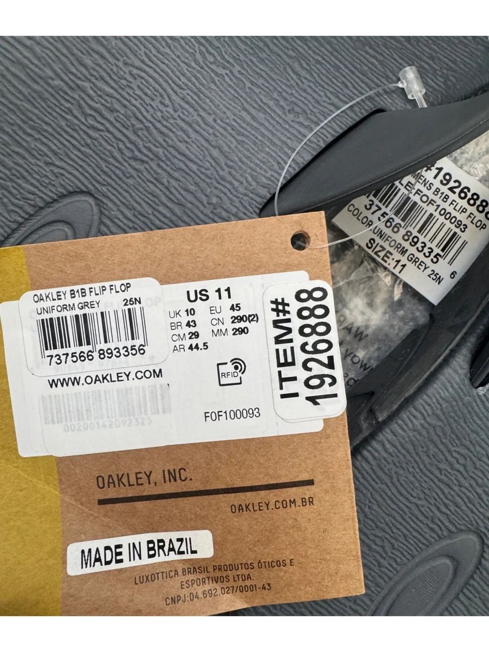 Oakley men flip