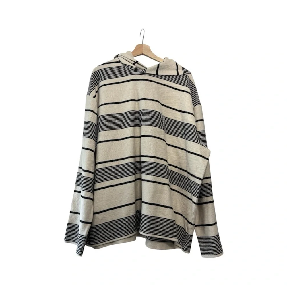American Eagle Outfitters stylish hoodie