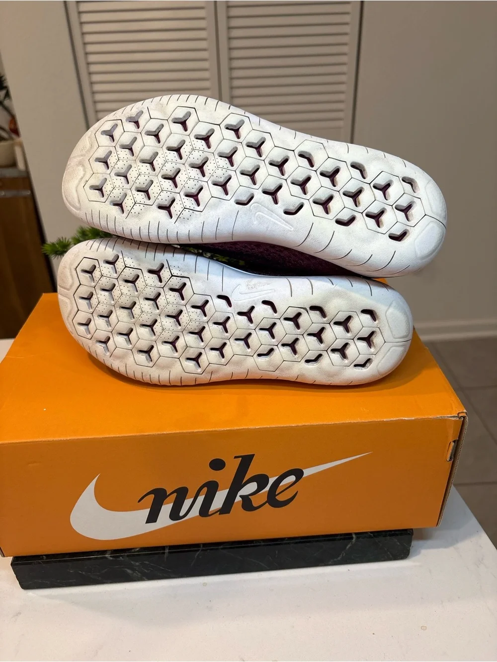 Nike lightweight flyknit