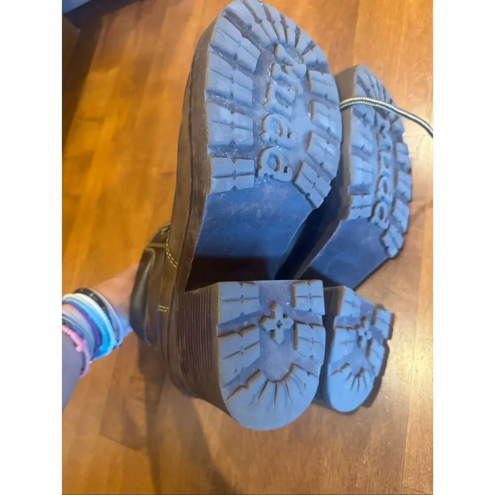 Mudd lace up