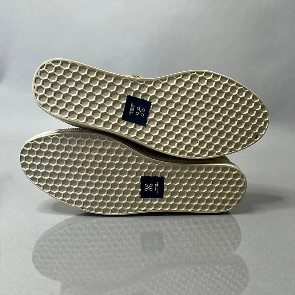 Caslon step into