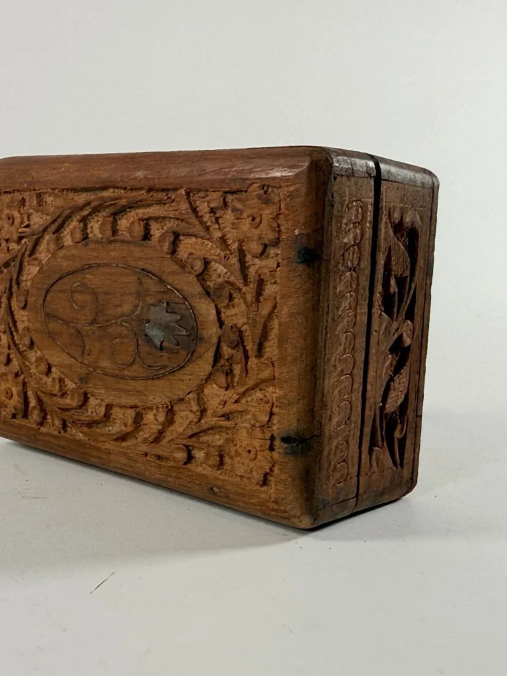 Vintage Hand Carved Rosewood Trinket Box Floral Gold Inlay India