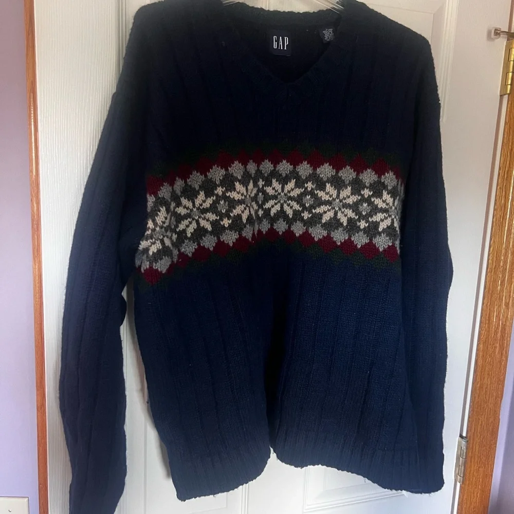 GAP Shetland Wool V-Neck‎ Sweater in Blue and Red Pattern Men's Large EUC