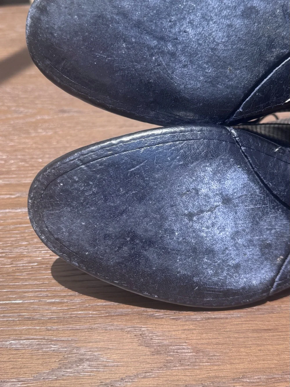 Lemargo perforated leather