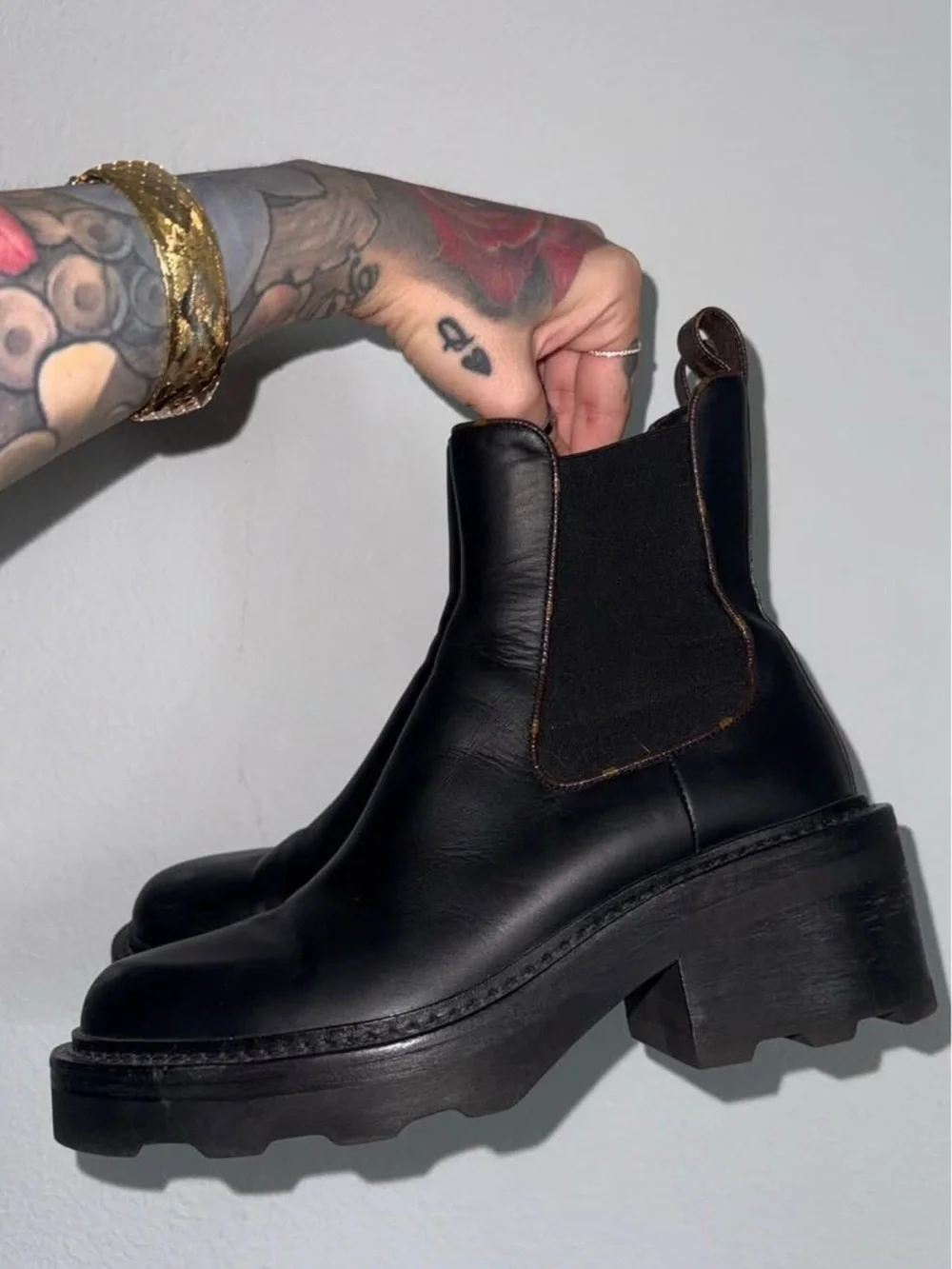 Louis Vuitton polished black