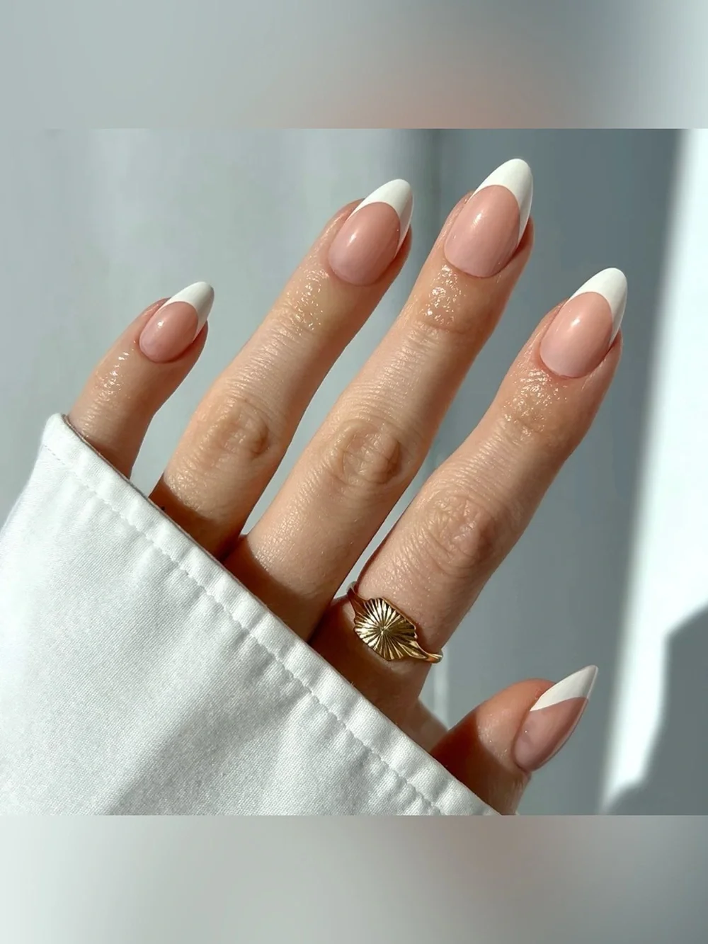 Glamnetic Short Almond Classic White French Tip Nail Set