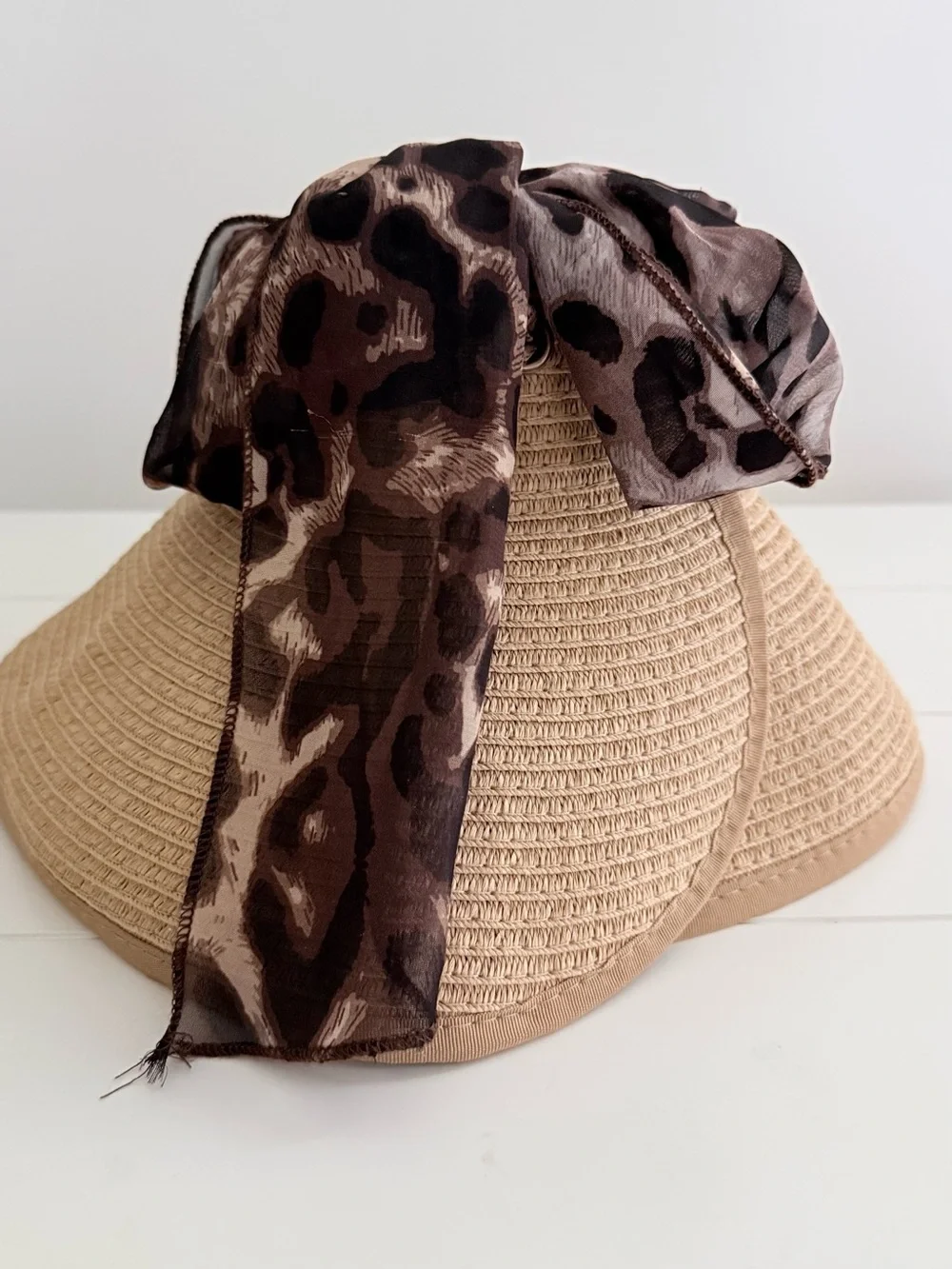 Jessica Simpson lightweight straw