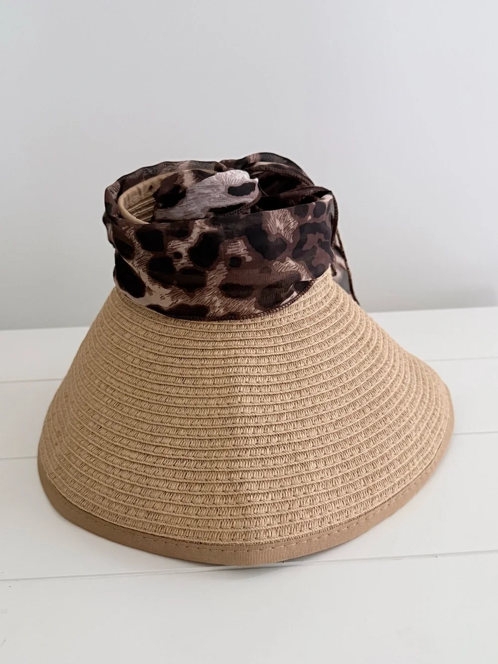 Jessica Simpson lightweight straw