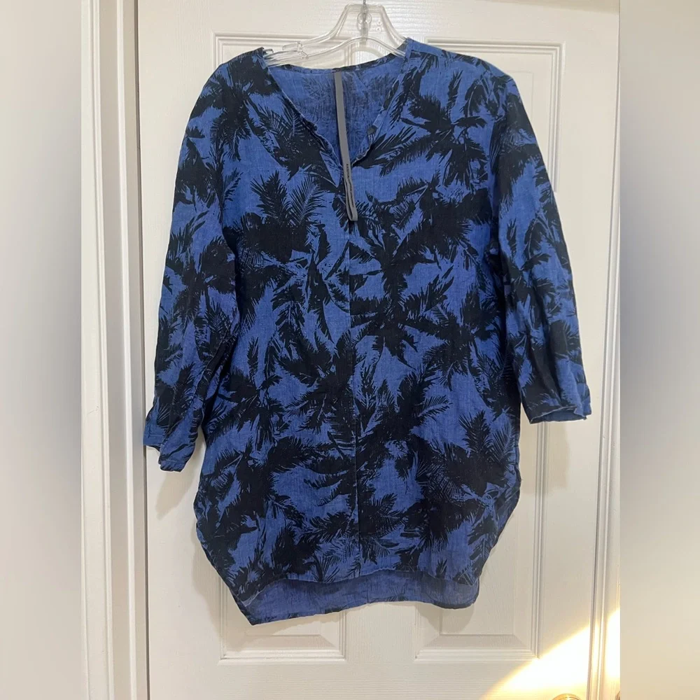 ATTACHMENT by Kazuyuki‎ Kumagai Linen Cotton Hawaiian Floral Blouse top. Medium