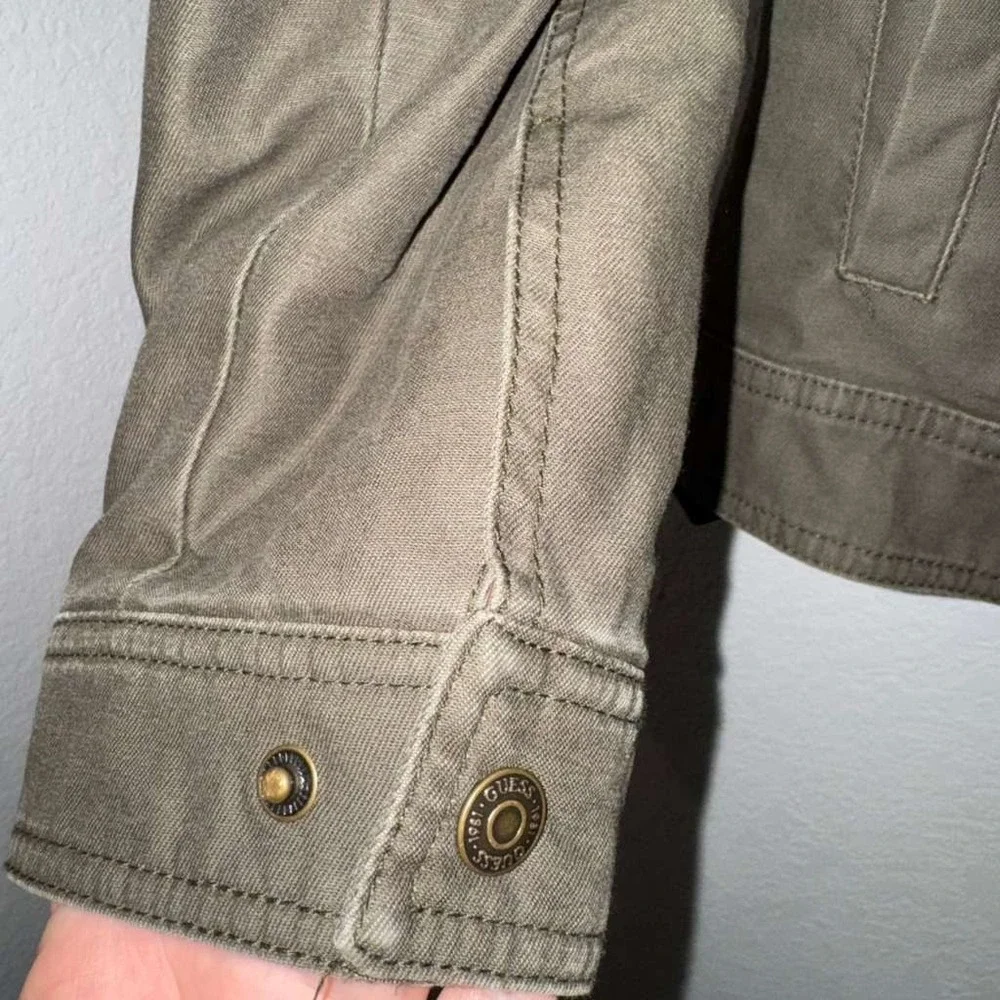 Guess men size
