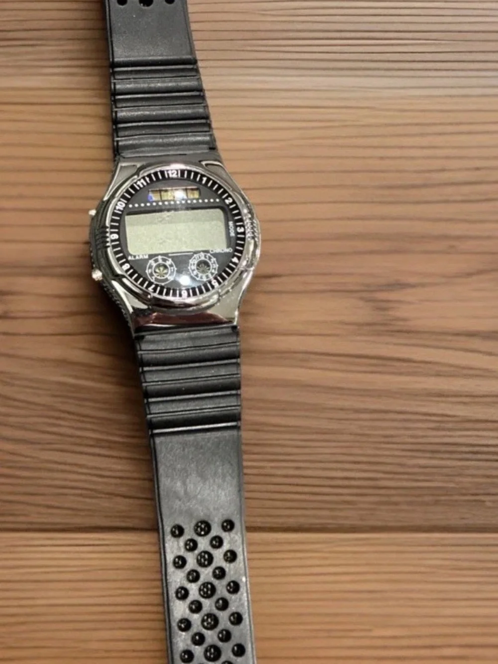 Men’s  Vintage Digital diver watch Black Silicone Band Needs New Battery
