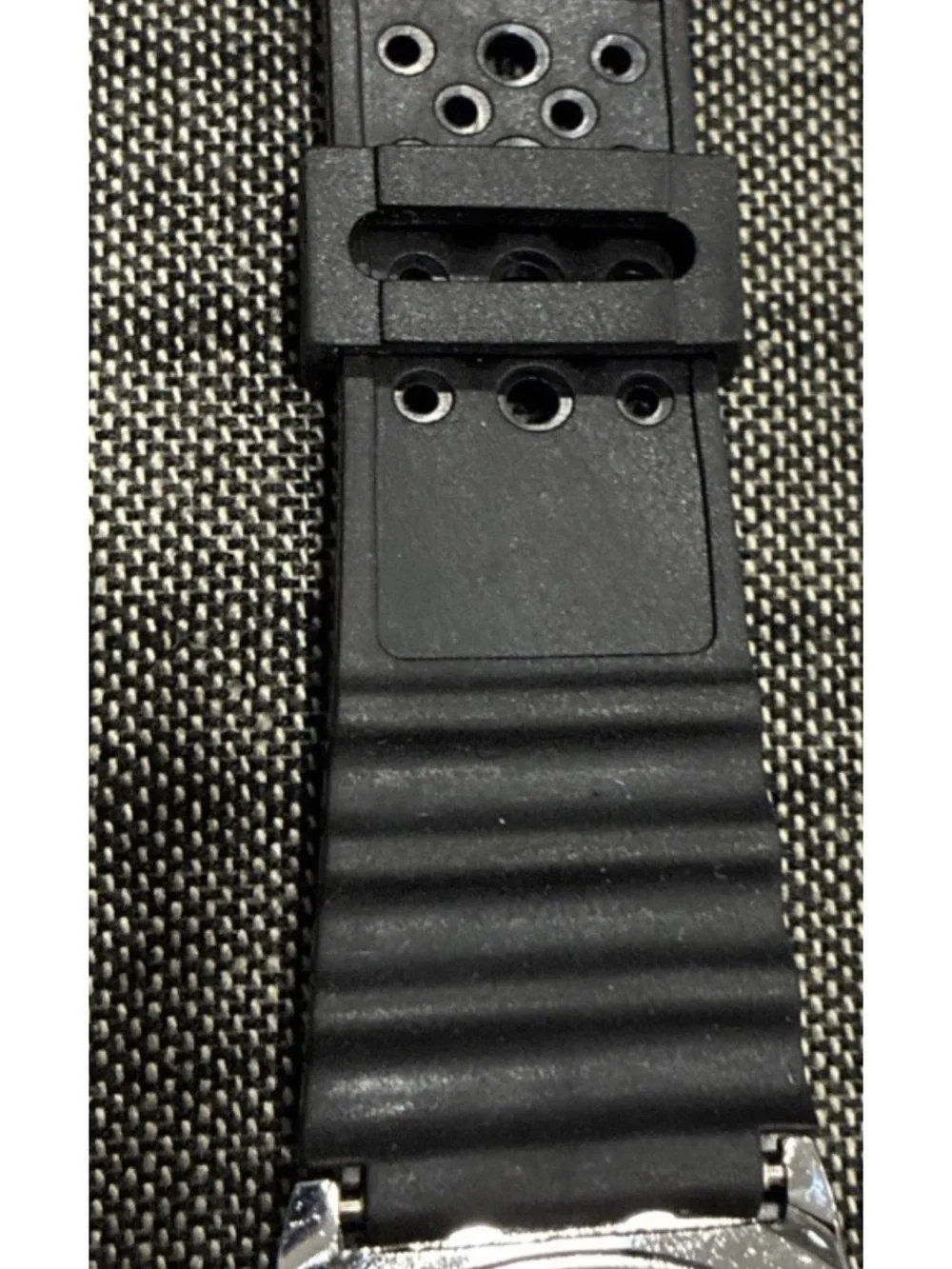 Men’s  Vintage Digital diver watch Black Silicone Band Needs New Battery