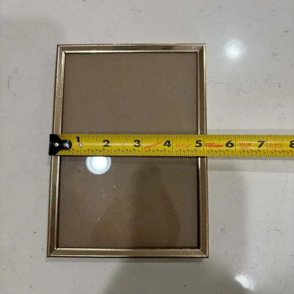 Unbranded gold tone