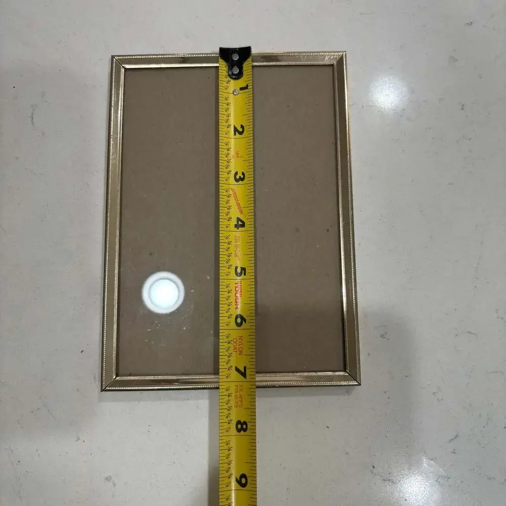 Unbranded gold tone
