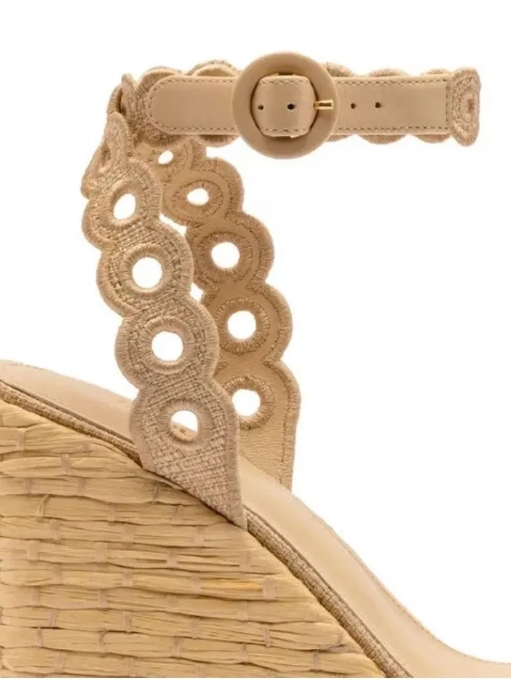 Larroude elegant broderie