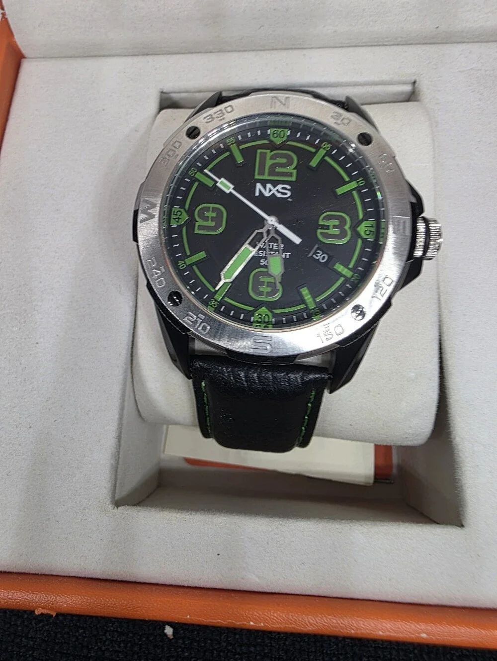 NXS men wristwatch