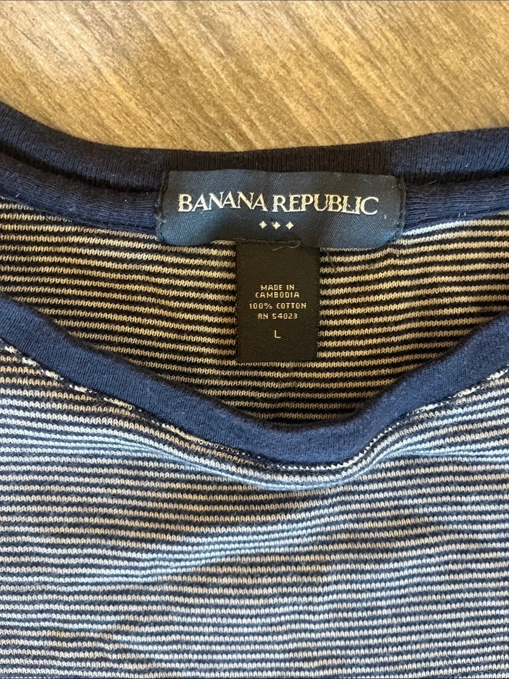 Banana Republic sleeves design crewneck
