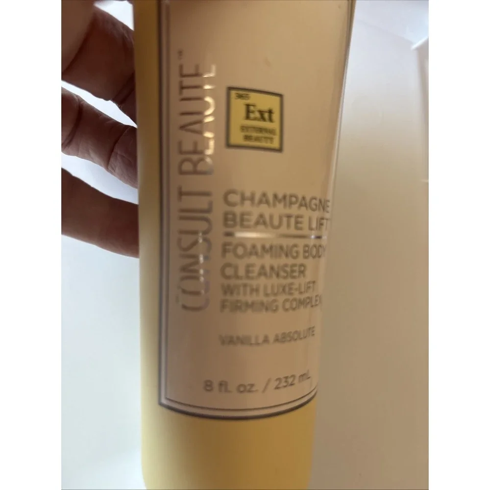 CONSULT BEAUTE ships from