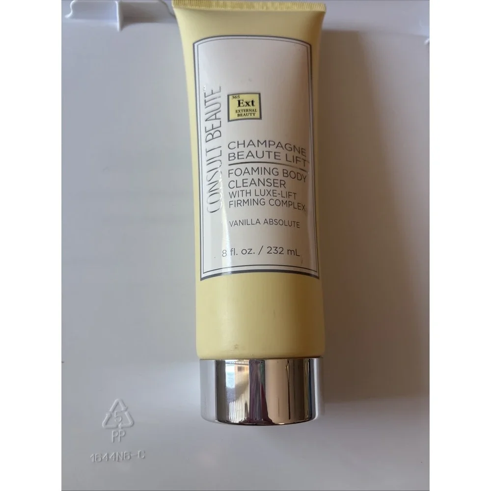 CONSULT BEAUTE ships from
