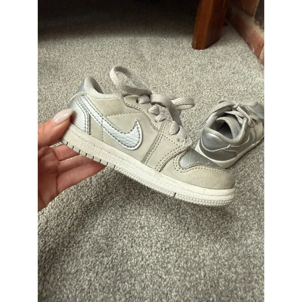 Jordan low sneakers