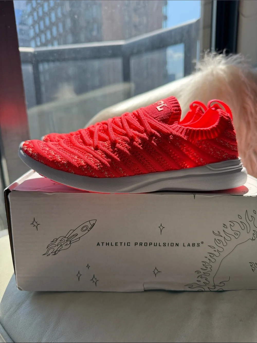 NIB, Ret $119, APL TechLoom Red/Peach Wave Youth Sneakers (Size 1/EUR 32)/Unisex