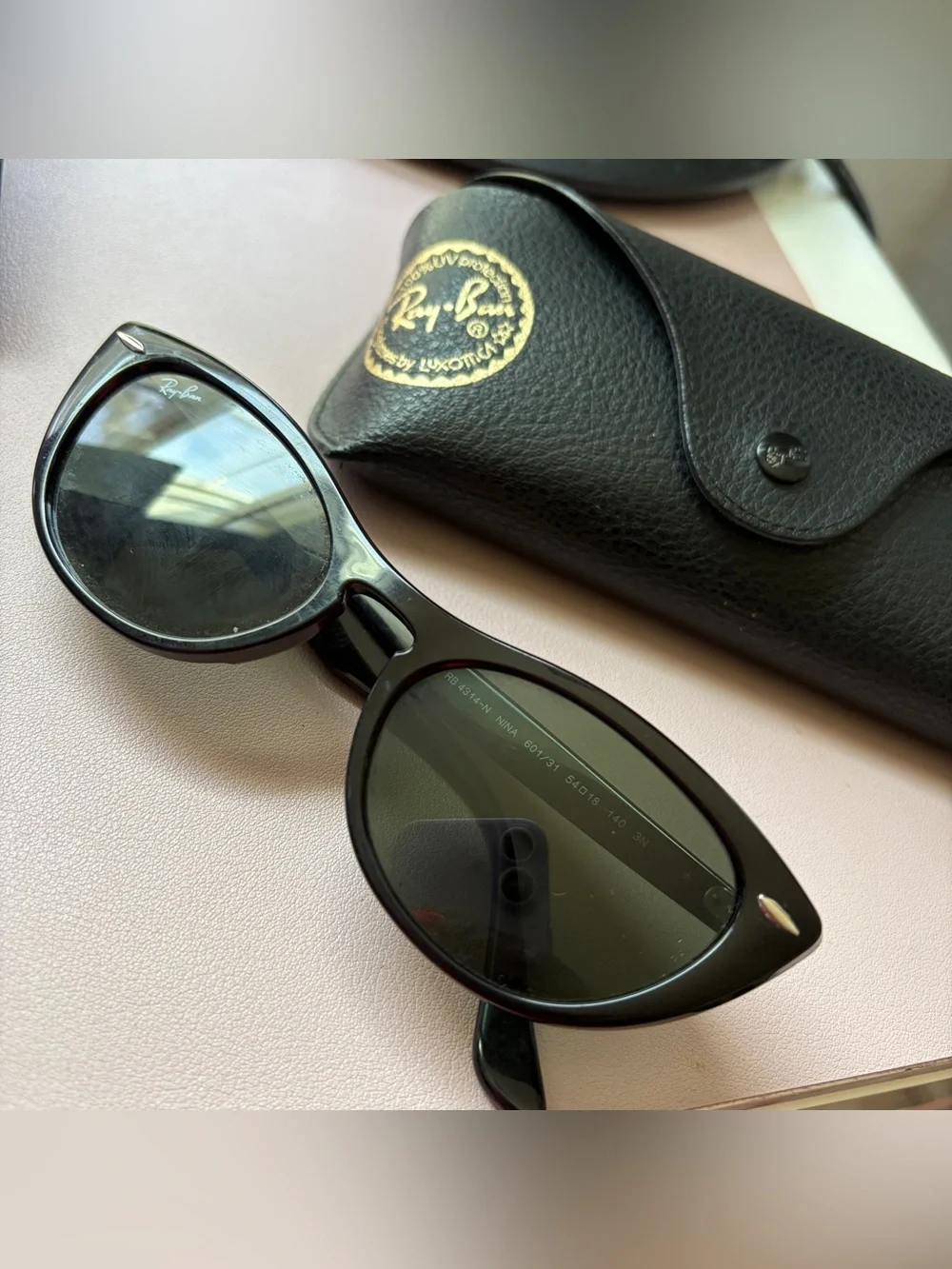 Ray-Ban stylish ray