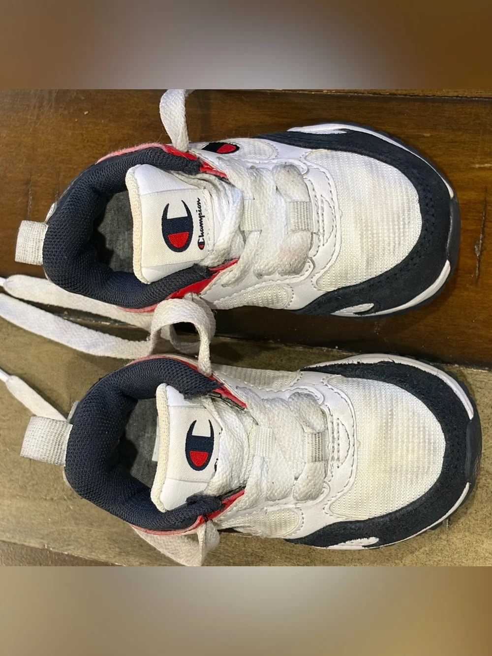 Champion retro shoes