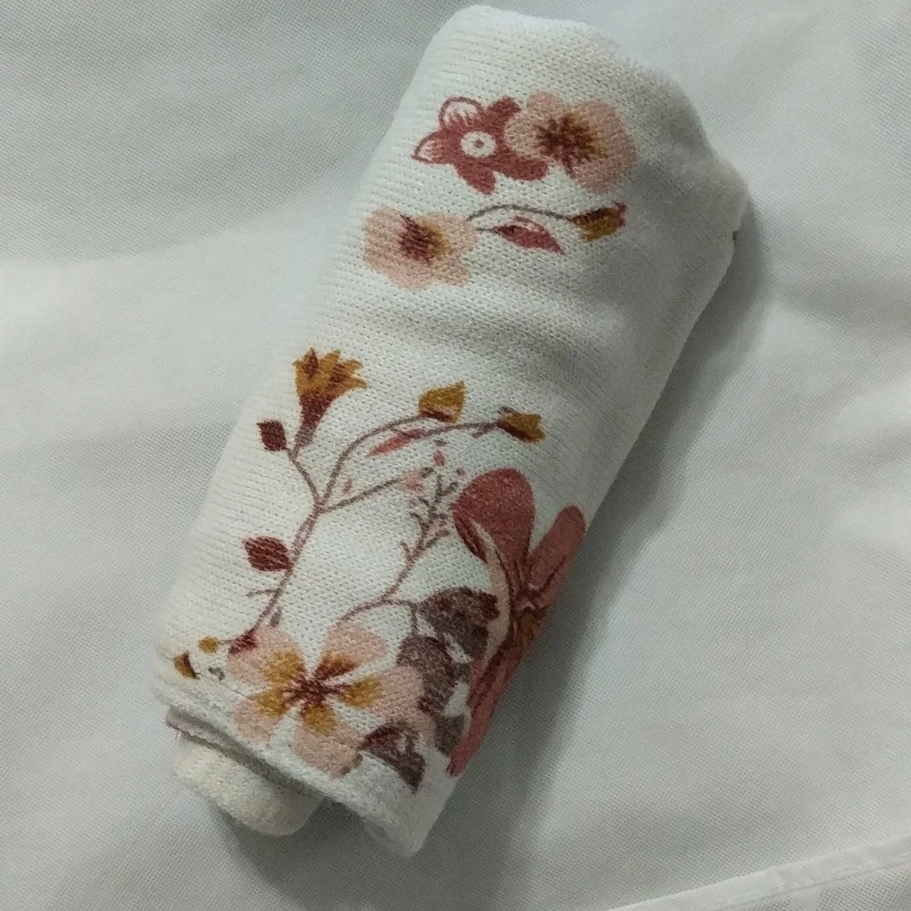 H&M cream red