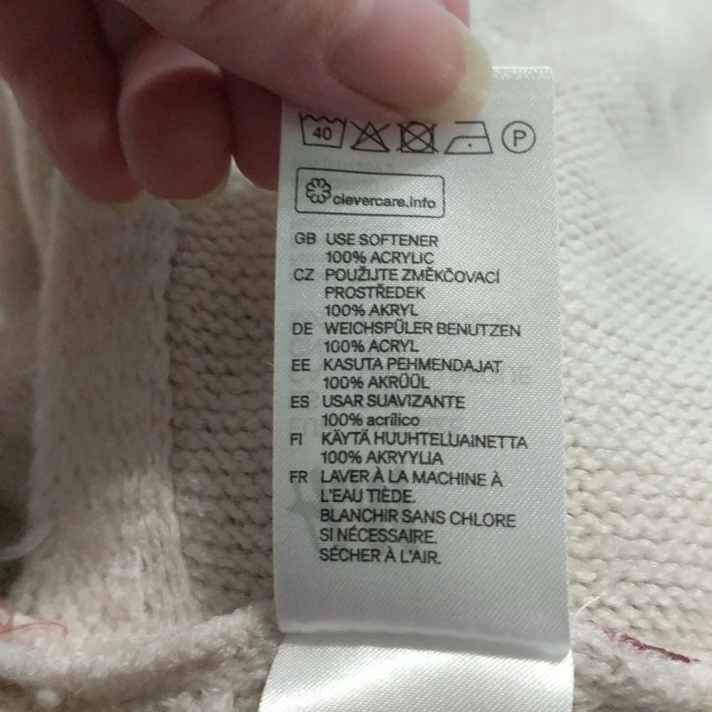H&M cream red