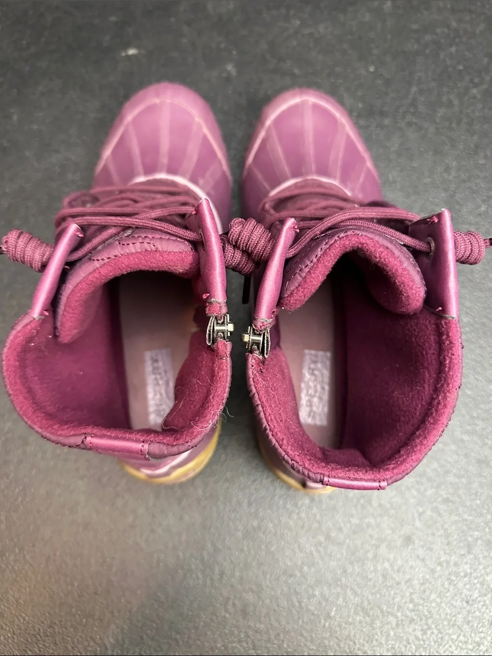 Sperry plum colored