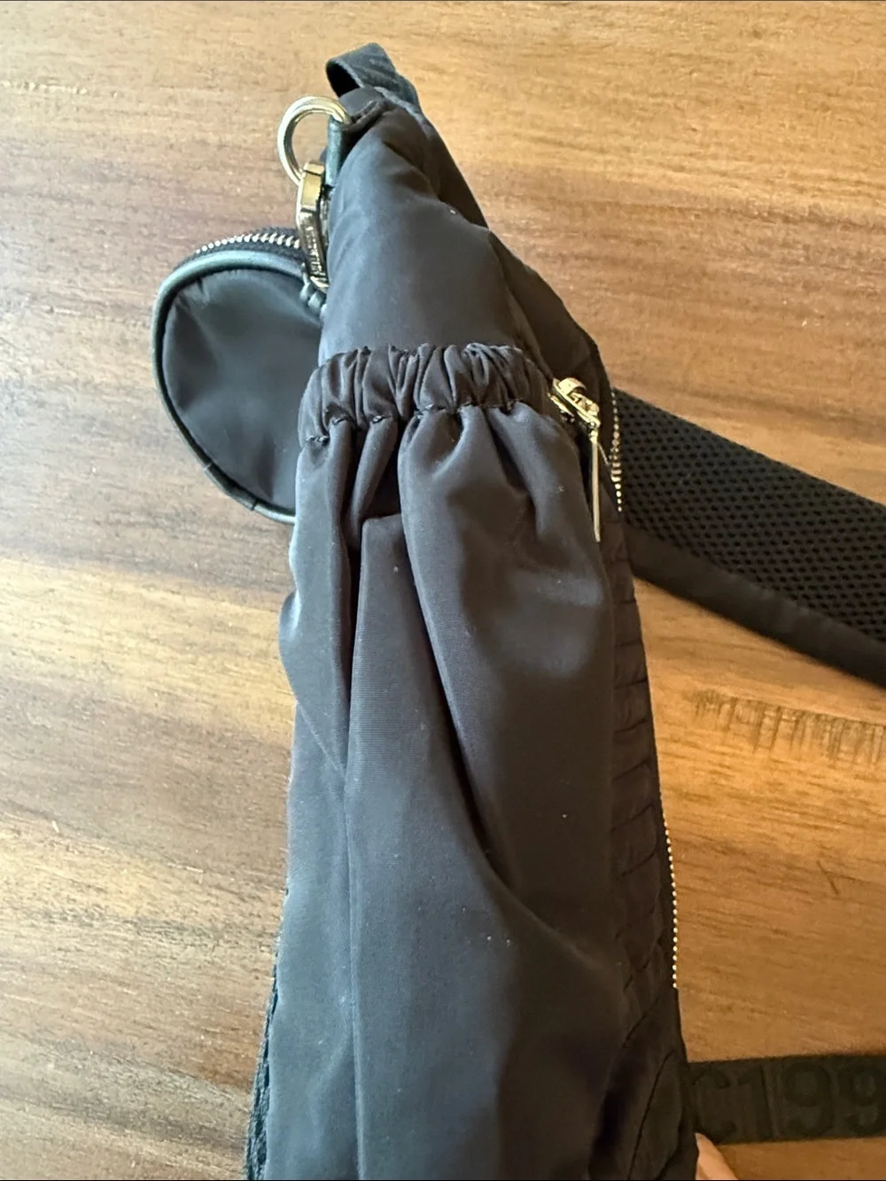 Steve Madden compact sling