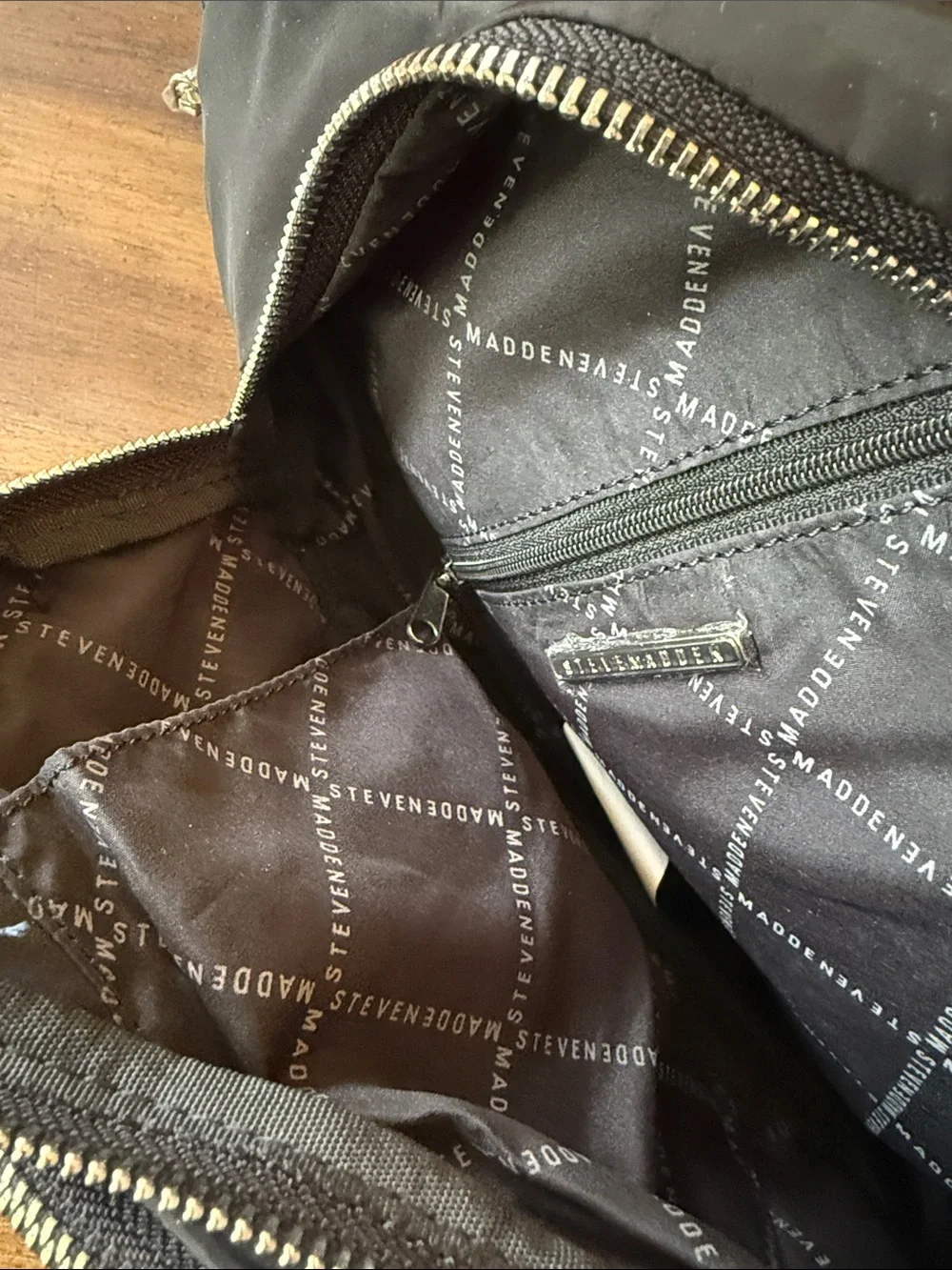 Steve Madden compact sling