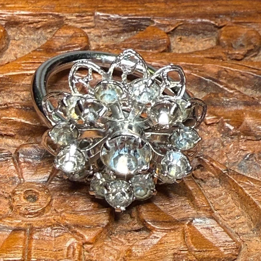Sarah Coventry Silver Tone Rhinestone Cluster Flower Ring Adjustable