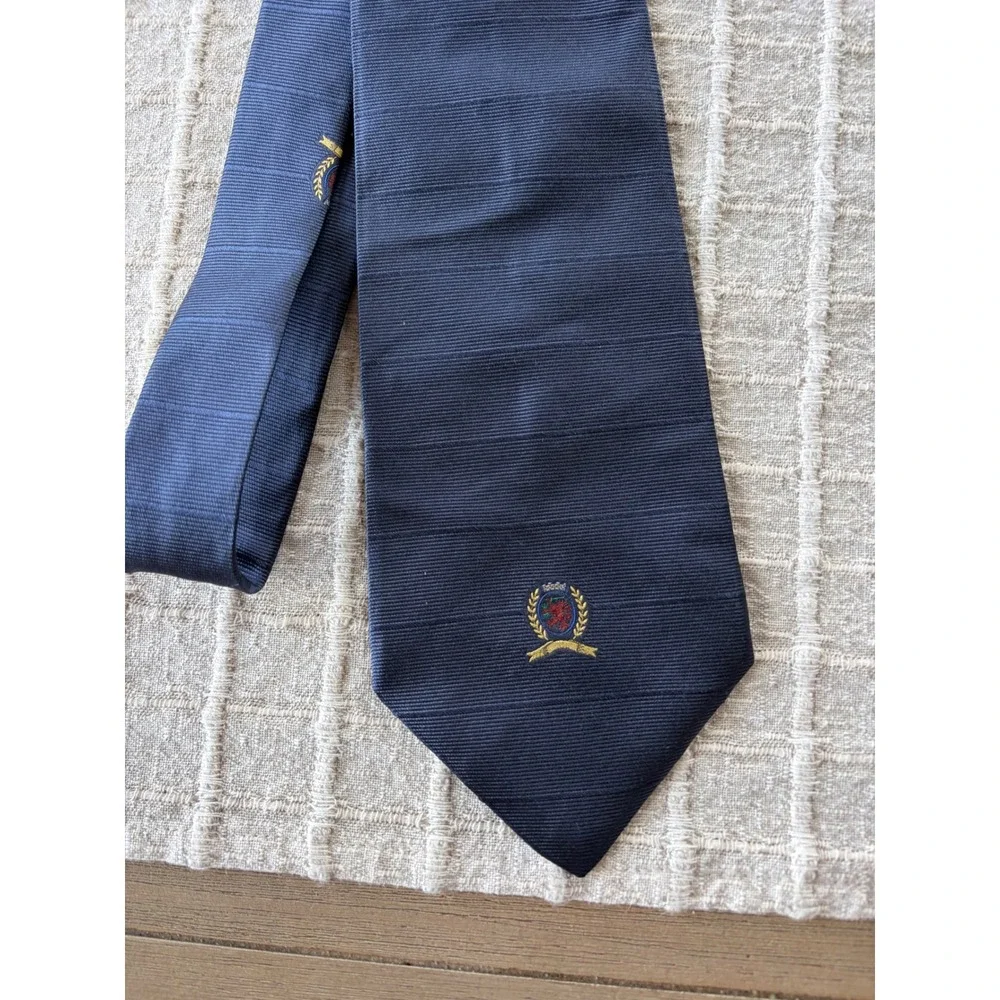 Tommy Hilfiger 1990 preppy