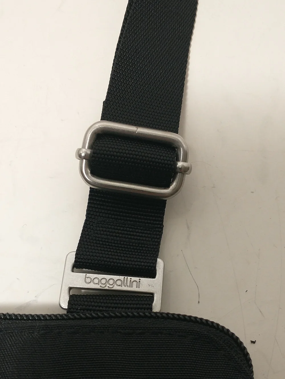Baggallini Black Nylon Crossbody, Adjustable Straps, Multiple Pockets, 8.5