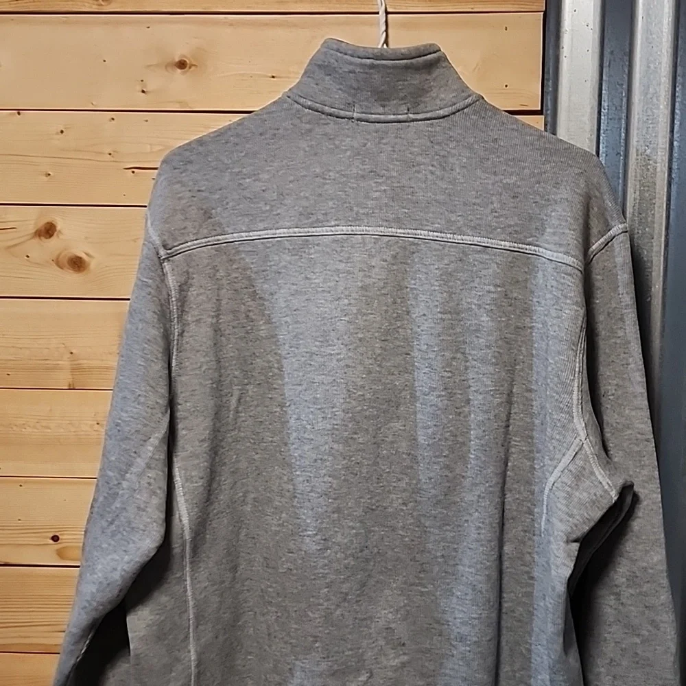 Tommy Bahama arm pit