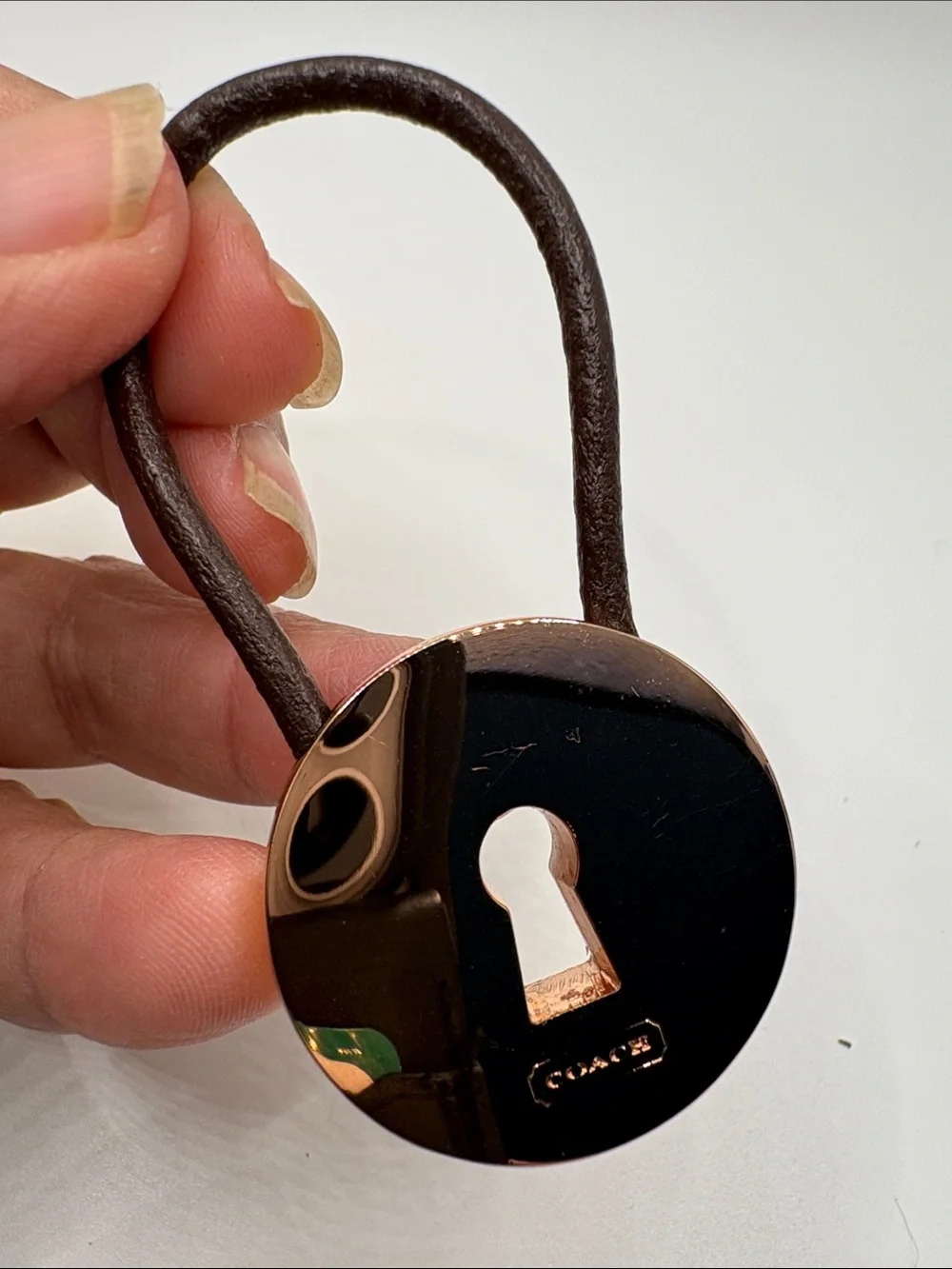 Coach keyring keyhole